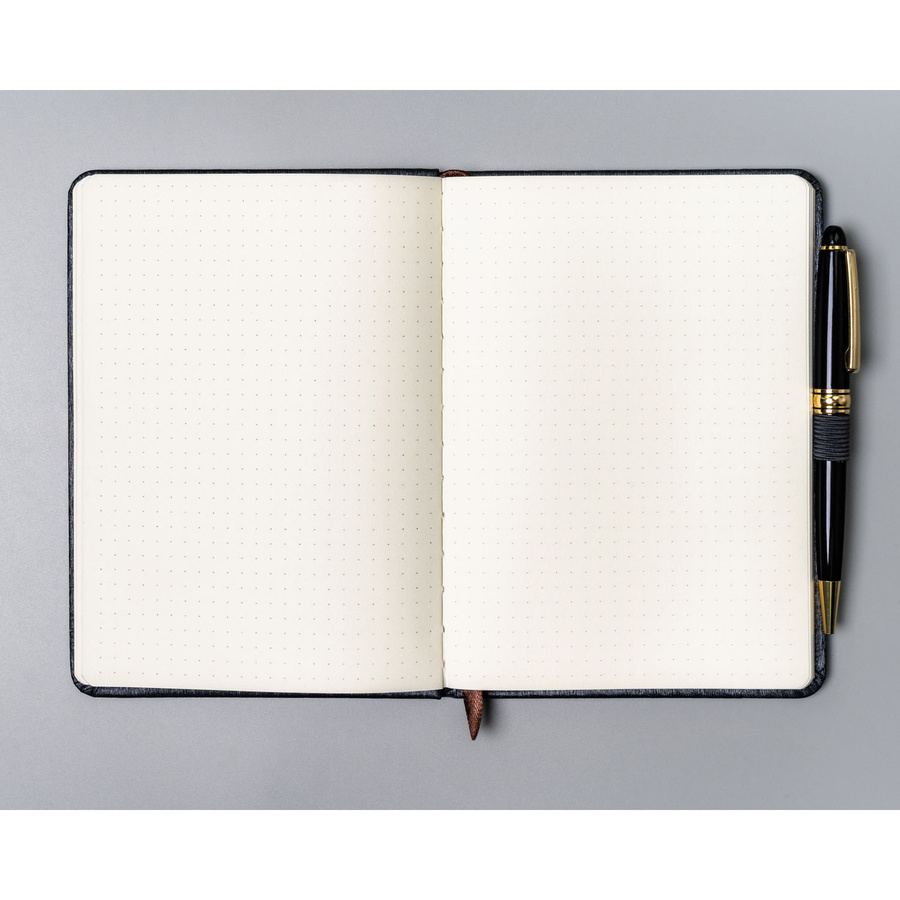 Notes w twardej oprawie w formacie B6 w szarym kolorze,zadrukowany w kropki - Peterson