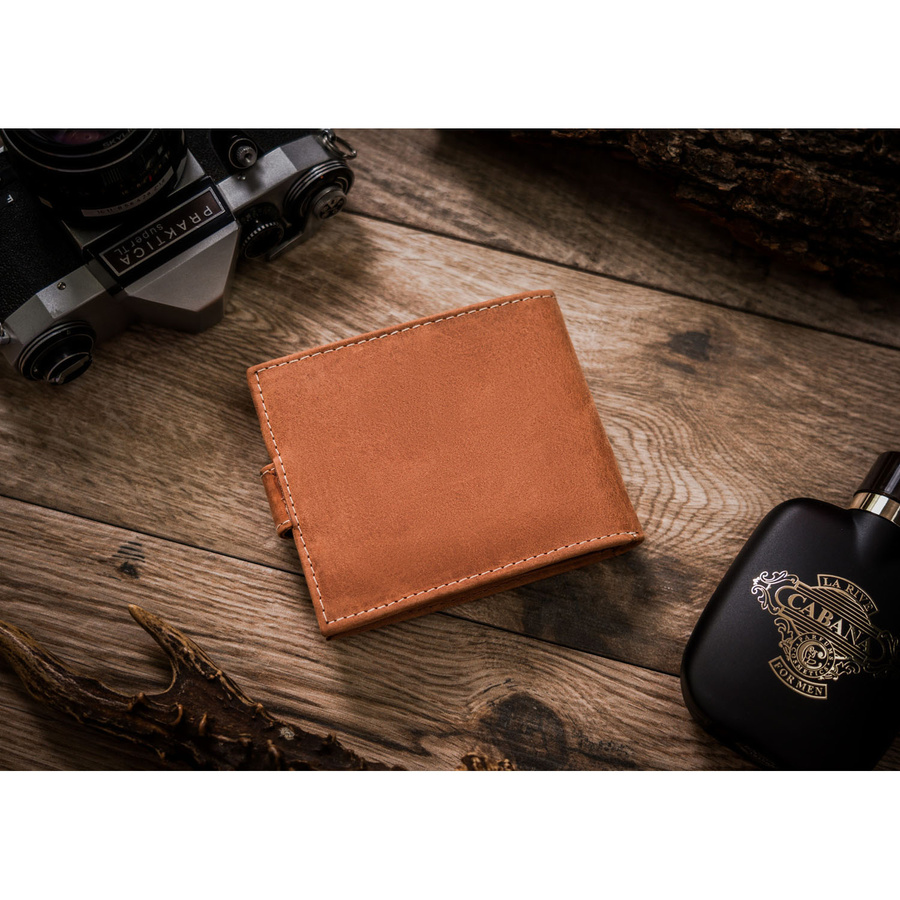 Duży portfel męski z nubukowej skóry naturalnej w brązowym kolorze zamykany zatrzaskiem - Always Wild