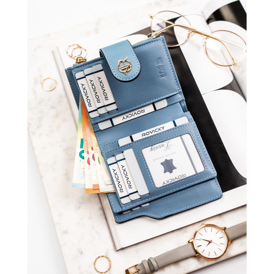 Portfel damski ze skóry ekologicznej w błękitnym kolorze, wyposażony w system RFID - Rovicky
