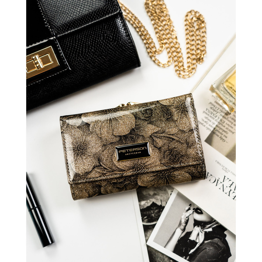 Średniej wielkości złoty portfel damski z motywem kwiatowym portmonetka na zatrzask i bigiel skóra naturalna i eko RFID STOP Peterson