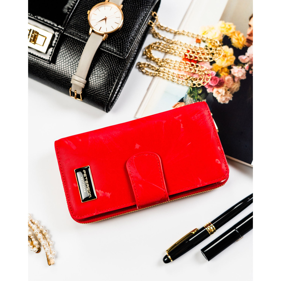 Czerwony portfel w orientacji pionowej wykonany ze skóry naturalnej i ekologicznej - Peterson