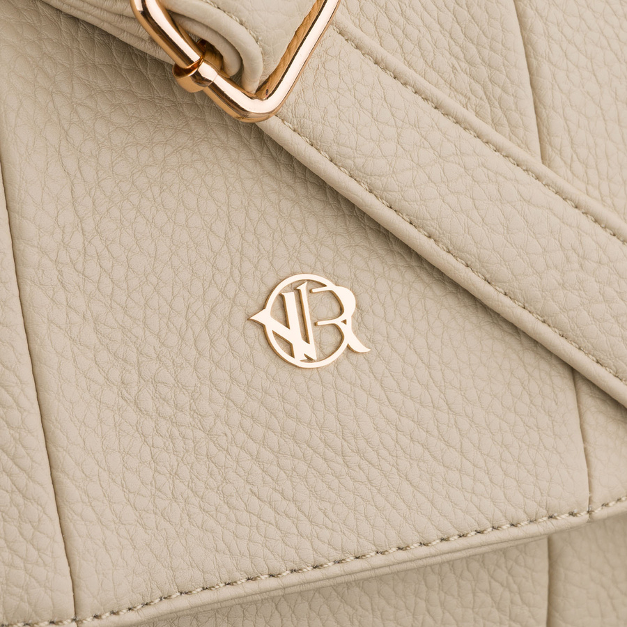 Pojemna, beżowa torebka damska na ramię z kieszeniami - Rovicky