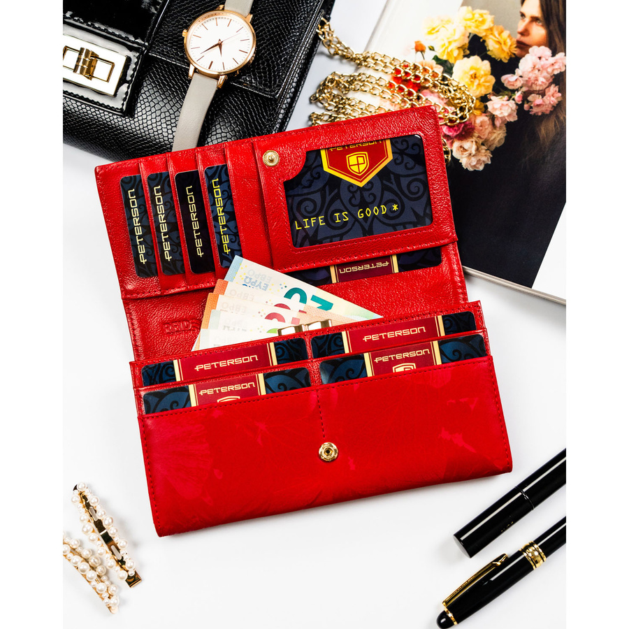 Czerwony portfel damski ze skóry naturalnej i ekologicznej zamykany zatrzaskiem - Peterson