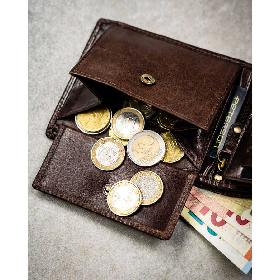 Duży portfel męski ze skóry naturalnej w brązowym kolorze wyposażony w system RFID - Peterson