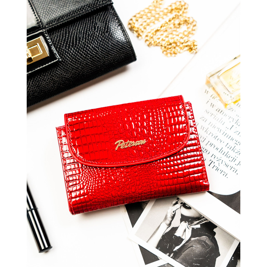 Poziomy, czerwony portfel damski ze skóry ekologicznej z tłoczeniem na wzór skóry krokodyla - Peterson