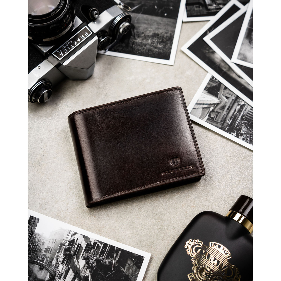 Duży portfel męski ze skóry naturalnej w brązowym kolorze wyposażony w system RFID - Peterson