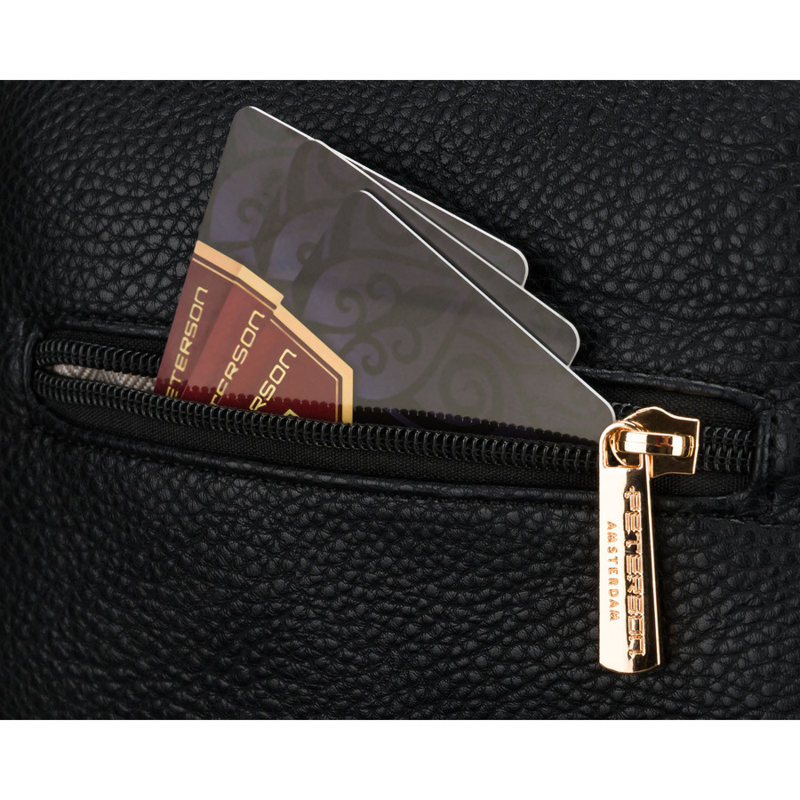 Czarna, praktyczna nerka damska ze skóry ekologicznej ozdobiona ćwiekami - Peterson