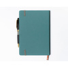 Zielony notes w twardej oprawie formacie A5 zadrukowany w linie, wyposażony w pętelkę na długopis - Peterson