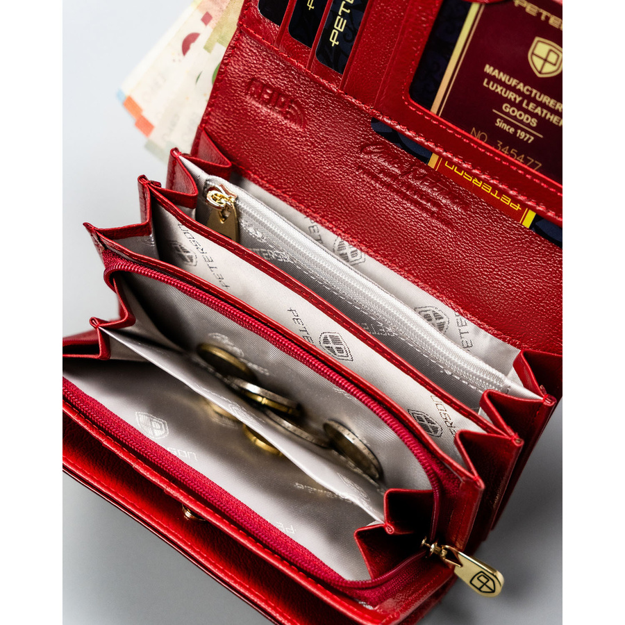 Skórzany, lakierowany portfel damski w czerwonym kolorze, wyposażony w kieszeń zewnętrzną - Peterson