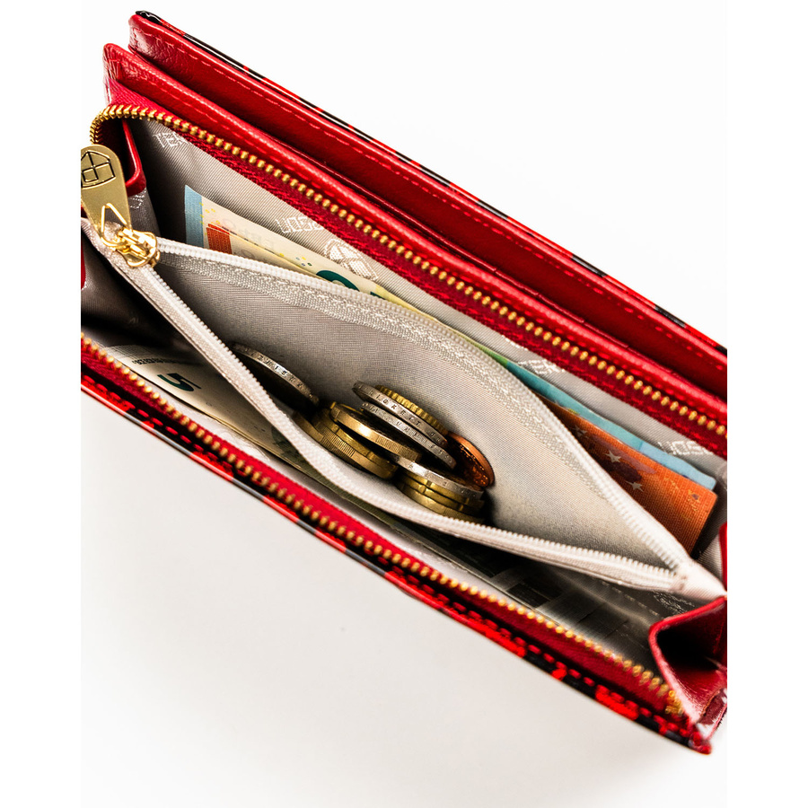 Duży, czerwony, pionowy portfel damski ze skóry ekologicznej i naturalnej w cętki zamykany magnesem - Peterson