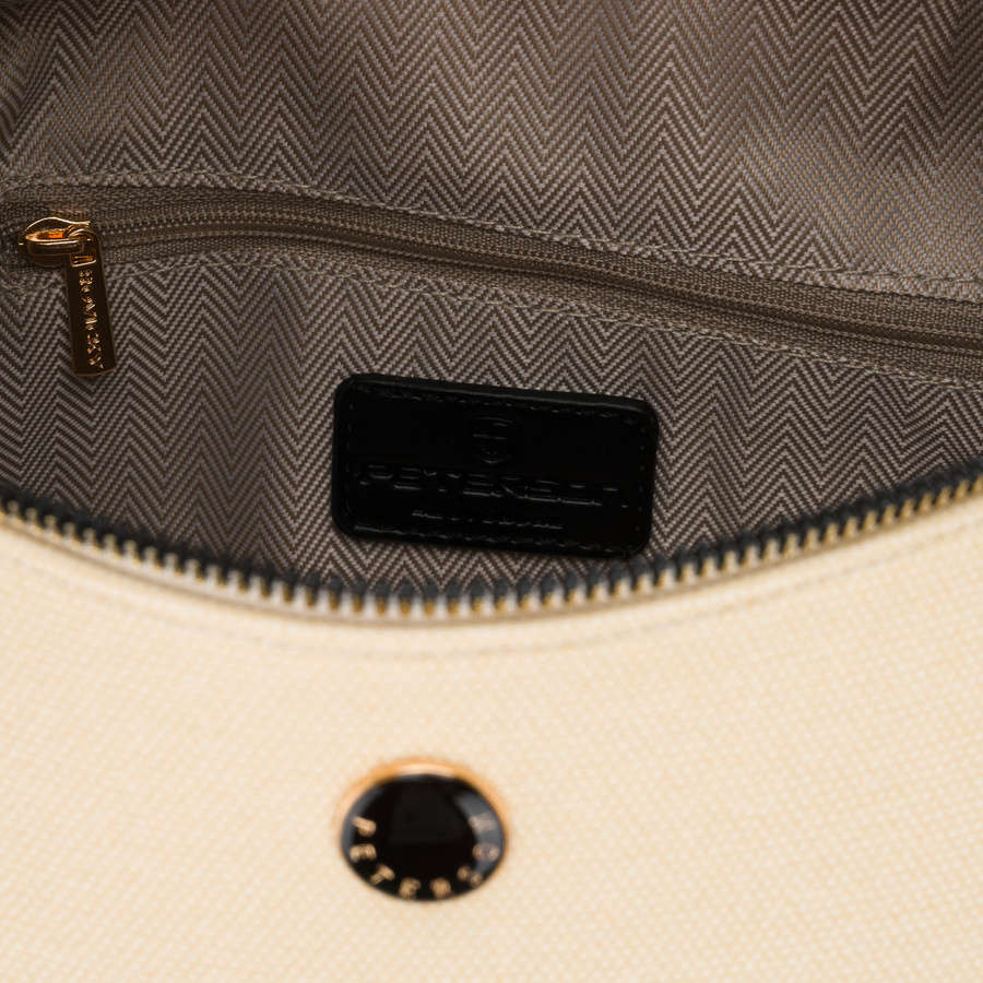 Saszetka damska w kolorze ecru z czarnymi elementami, wykonana z materiału syntetycznego - Peterson