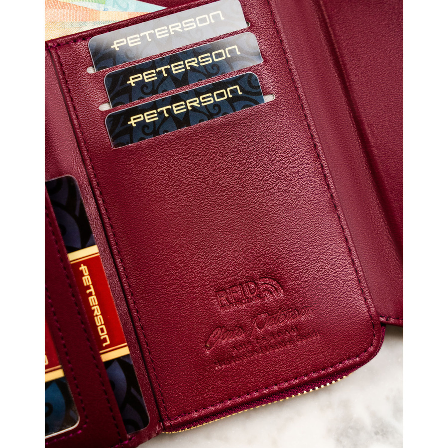 Portfel damski z lakierowanej skóry ekologicznej w śliwkowym kolorze, wyposażony w system RFID - Peterson