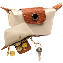 Etui na klucze z poliestru i skóry ekologicznej w jasnobeżowym kolorze, zamykane na zatrzask i suwak - Peterson