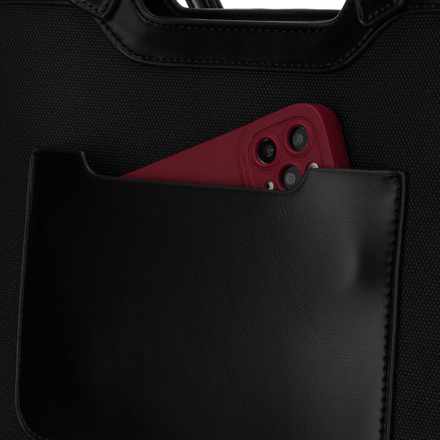 Czarna torebka damska zamykana klipsem magnetycznym, zawieszona na wygodnych uchwytach - Peterson