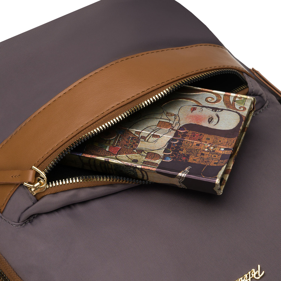 Szary, miejski plecak damski z poliestru zamykany suwakami - Peterson