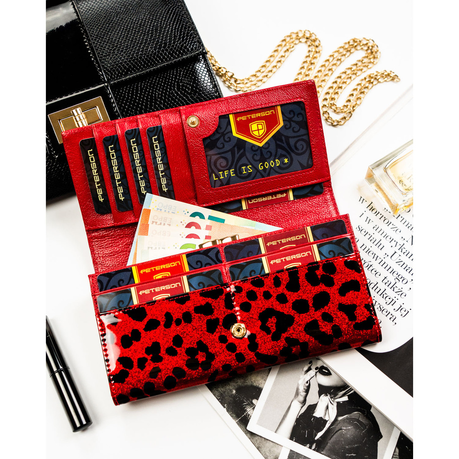 Czerwony, duzy portfel damski ze skóry ekologicznej i naturalnej w cętki, zamykany zatrzaskiem - Peterson