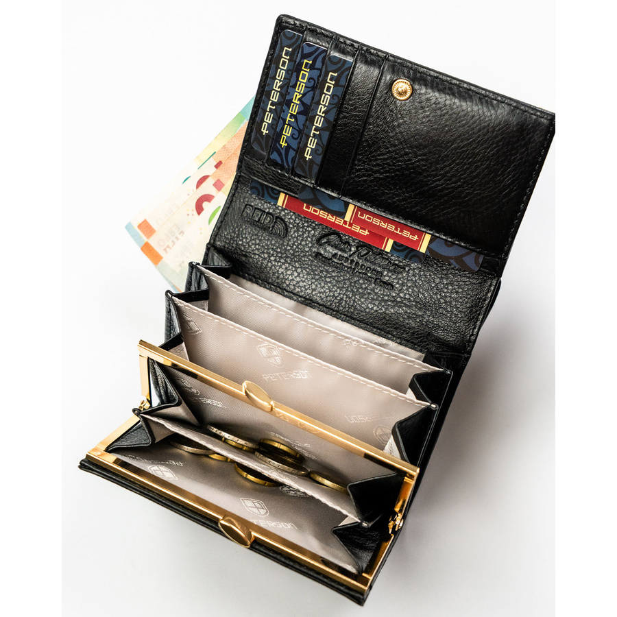 Poziomy portfel damski ze skóry naturalnej i ekologicznej w czarnym kolorze zamykany zatrzaskiem - Peterson