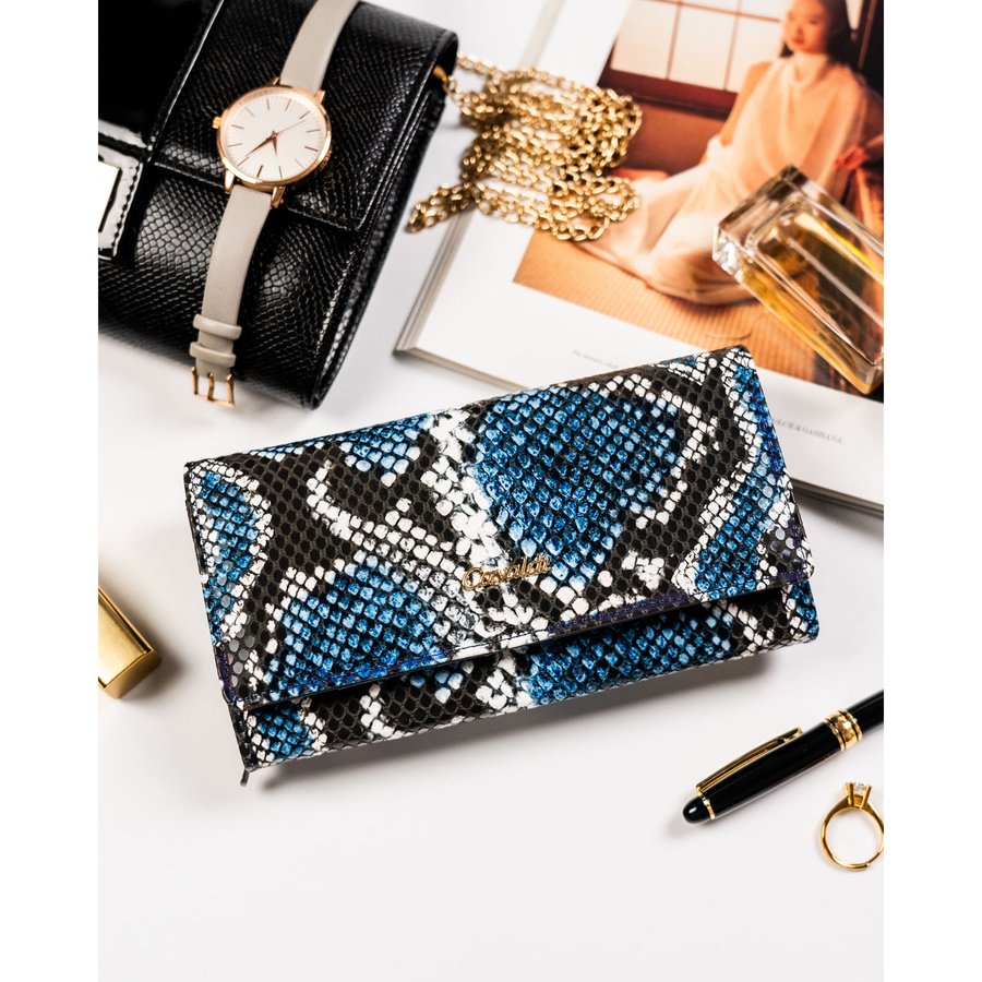 Poziomy portfel damski wykonany ze skóry naturalnej i ekologicznej ze zdobieniem na wzór skóry węża - 4U Cavaldi