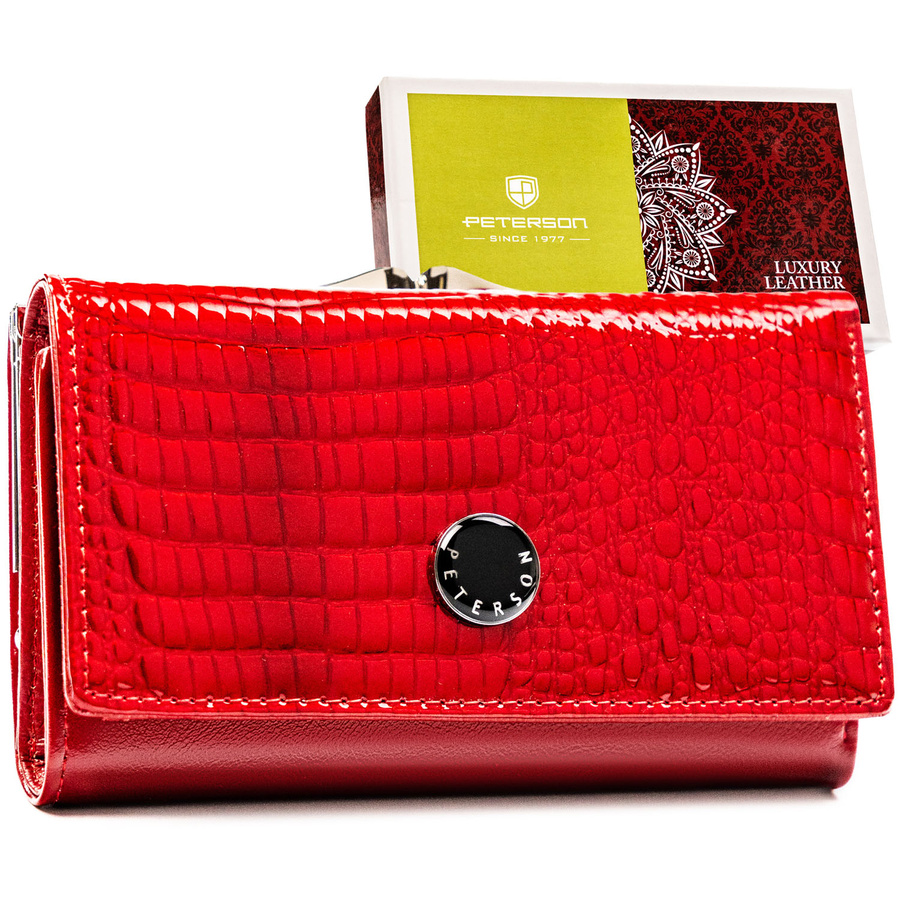 Portfel damski ze skóry naturalnej w czerwonym kolorze zamykany na zatrzask i bigiel - Peterson
