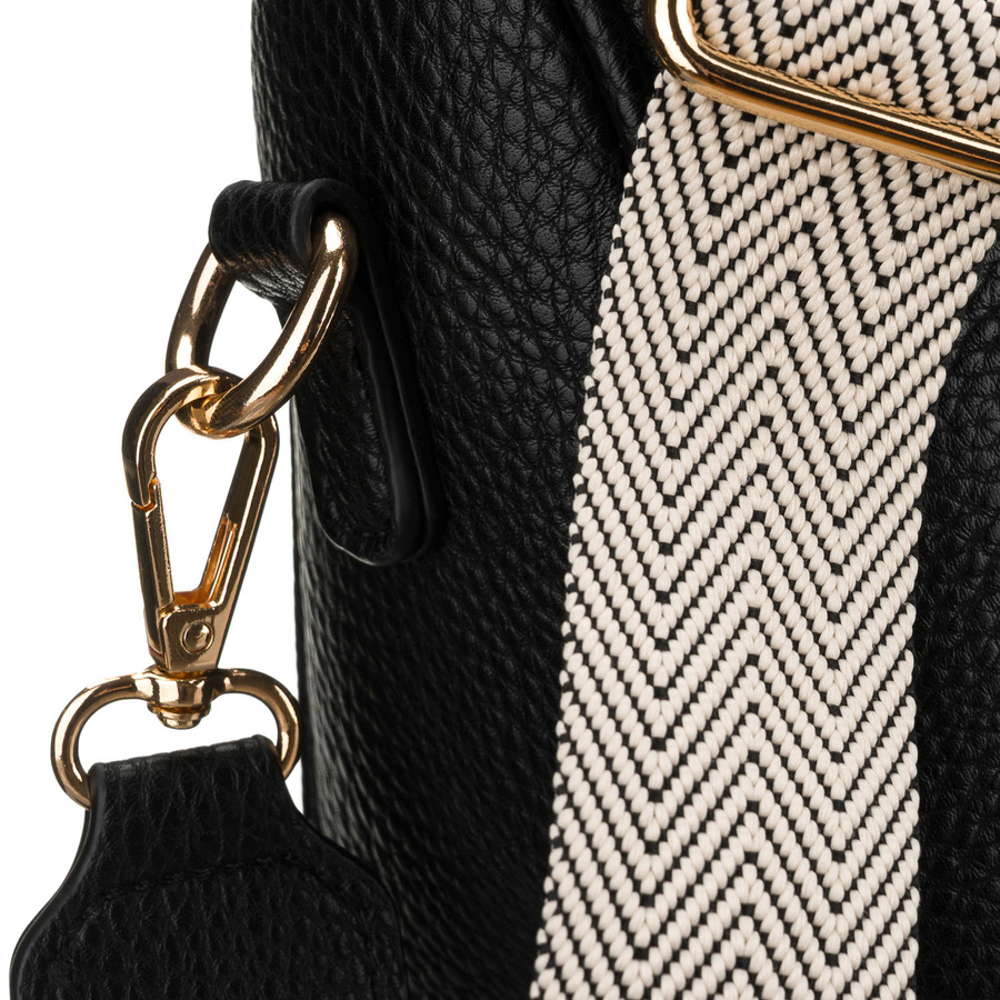 Czarna saszetka damska ze skóry ekologicznej z kieszenią na rewersie - Peterson