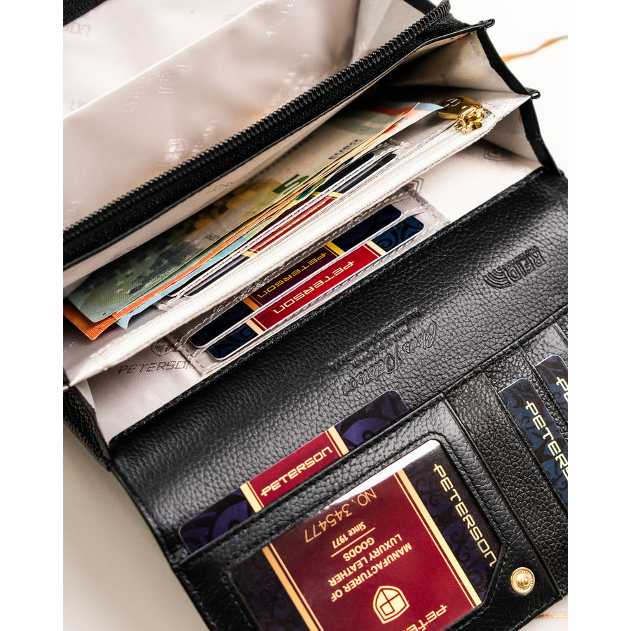 Portfel damski ze skóry naturalnej w czarnym kolorze, wyposażony w system RFID - Peterson