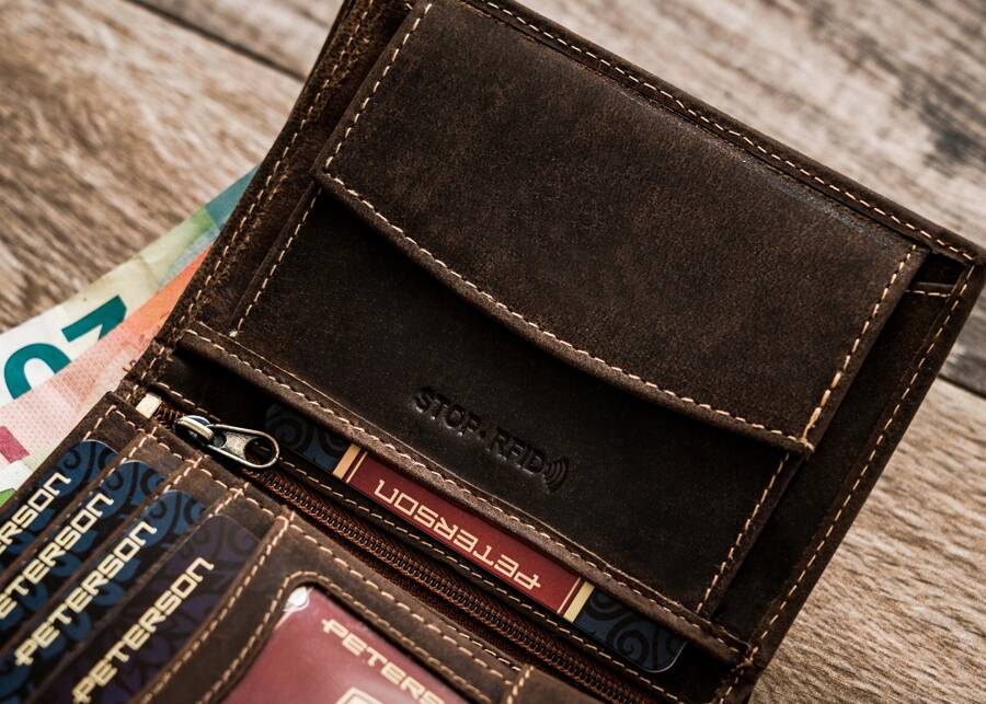 Leather wallet RFID PETERSON PTN 333 2-1-4