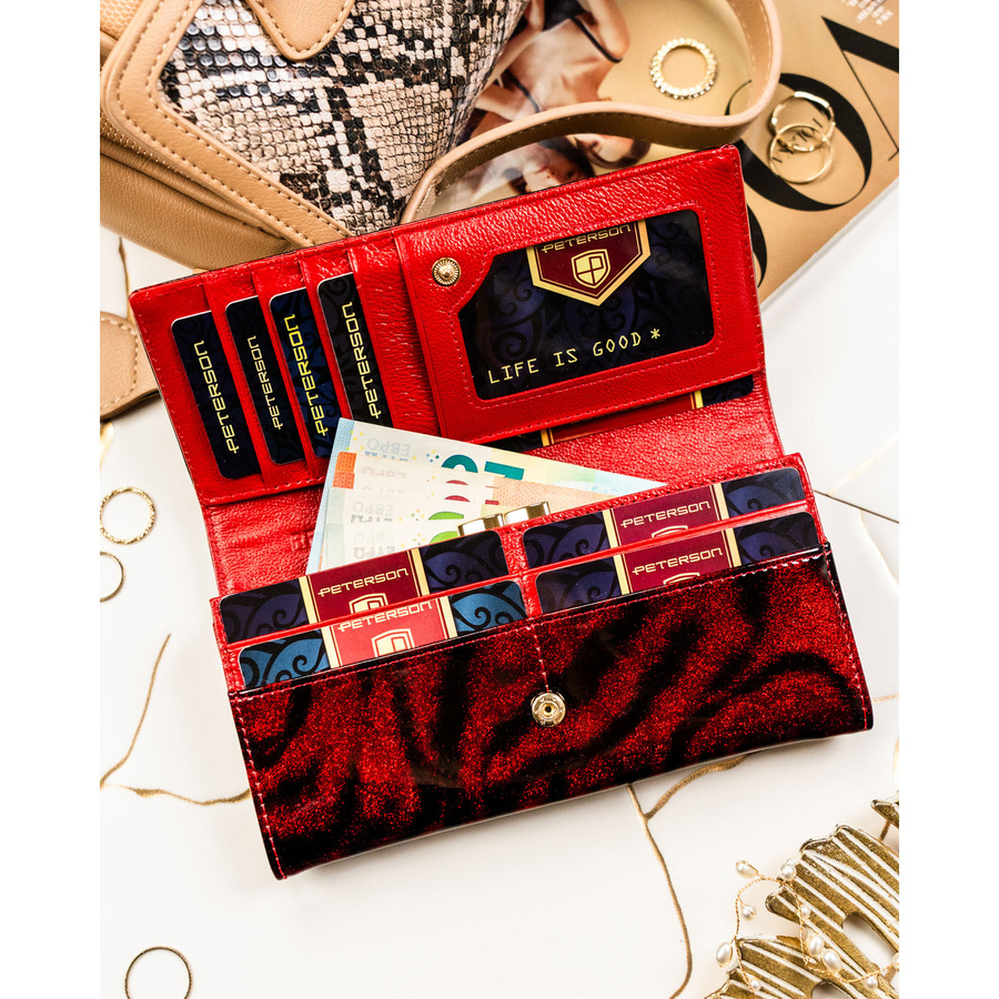 Lakierowany, czerwony portfel damski ze skóry naturalnej i ekologicznej w zwierzęcy wzór - Peterson