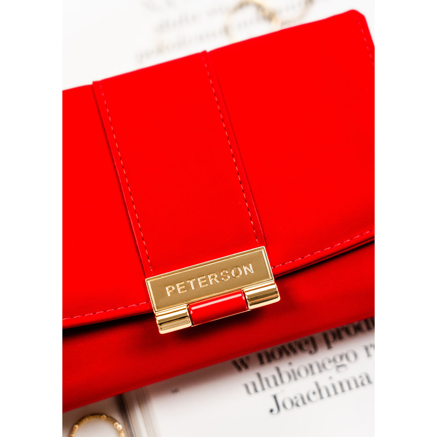 Poziomy portfel damski wykonany ze skóry ekologicznej w czerwonym kolorze, zamykany na zatrzask - Peterson