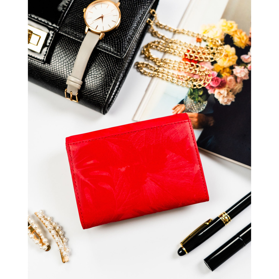 Poziomy, czerwony portfel damski ze skóry naturalnej i ekologicznej zamykany zatrzaskiem - Peterson