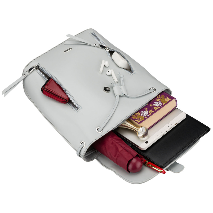 Pojemny plecak damski ze skóry ekologicznej w szarym kolorze wyposażony w nóżki ochronne - Rovicky