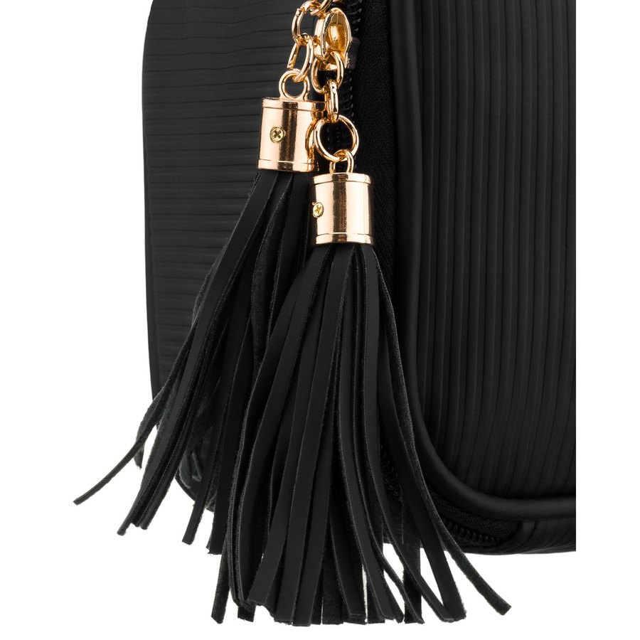 Czarna kosmetyczka z tkaniny syntetycznej wyposażona w cztery przegródki - Peterson