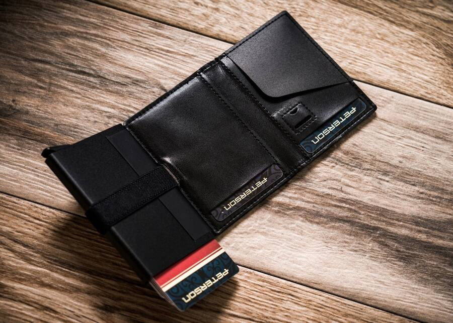 Leather wallet RFID PETERSON PTN 123011901