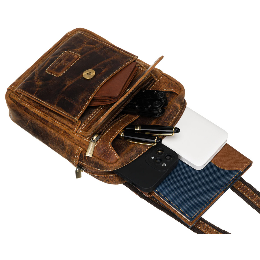 Mała listonoszka męska w brązowym kolorze wykonana ze skóry naturalnej - Peterson