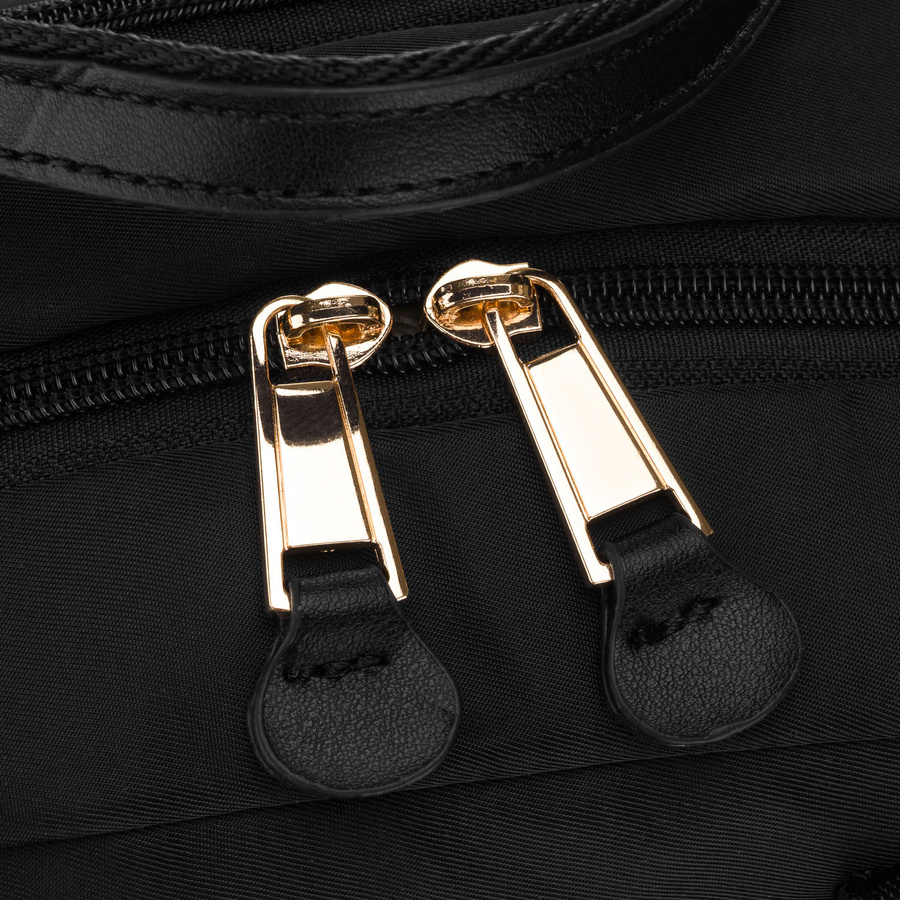 Czarny, nylonowy plecak damski na regulowanych szelkach - Peterson