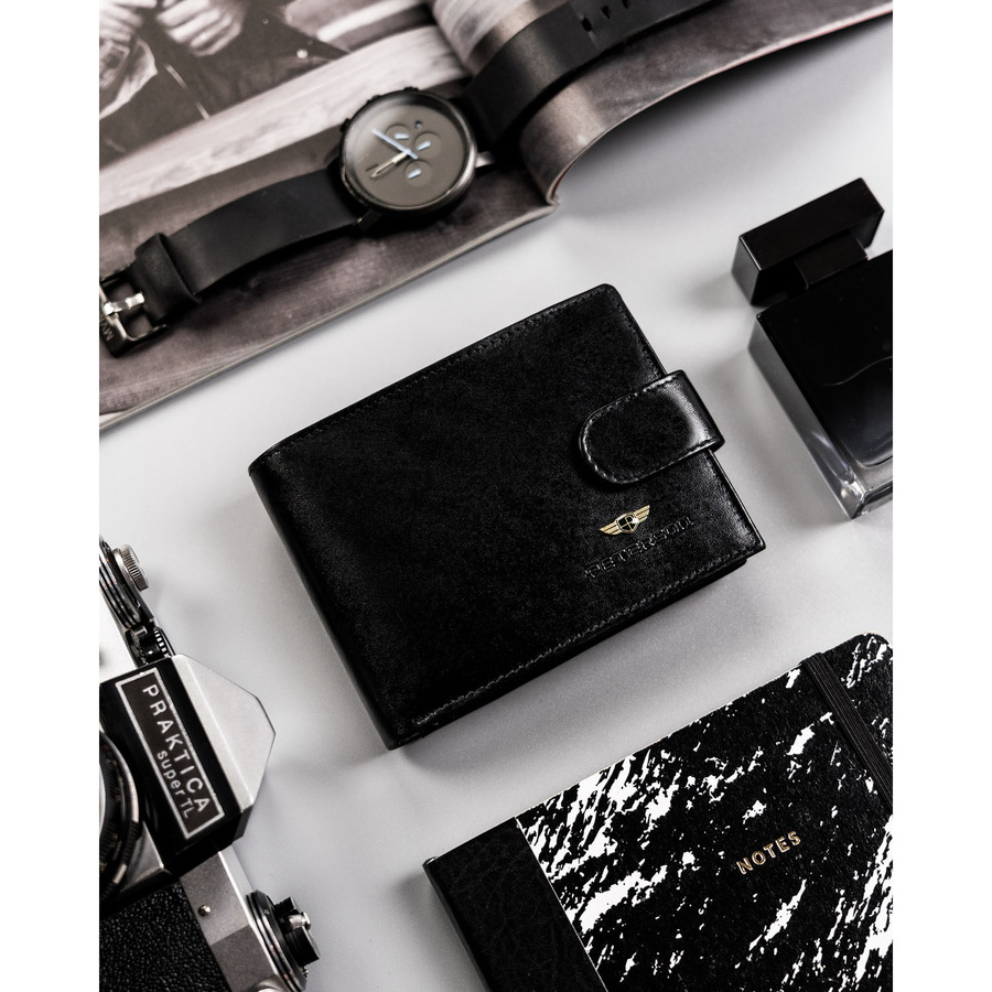 Duży, poziomy portfel męski wykonany ze skóry naturalnej w czarnym kolorze - Peterson