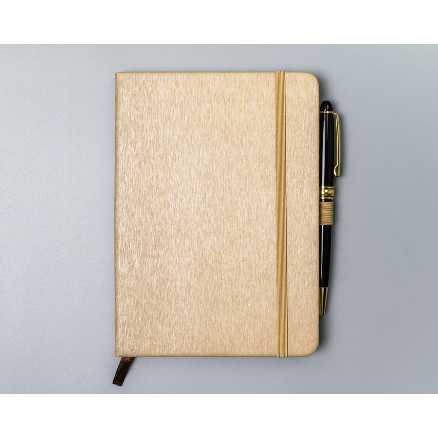 Beżowy notes w formacie B6 zadrukowany w linie, wyposażony w gumkę zamykającą - Peterson