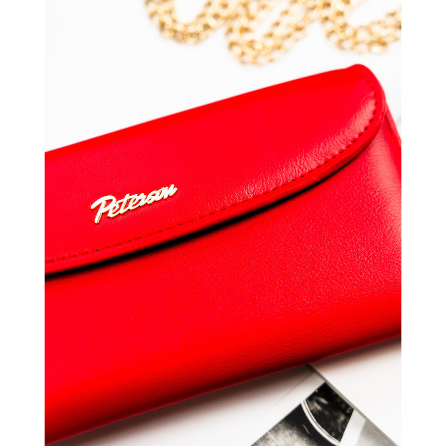 Czerwony, gładki portfel damski ze skóry ekologicznej zamykany na zatrzask magnetyczny - Peterson
