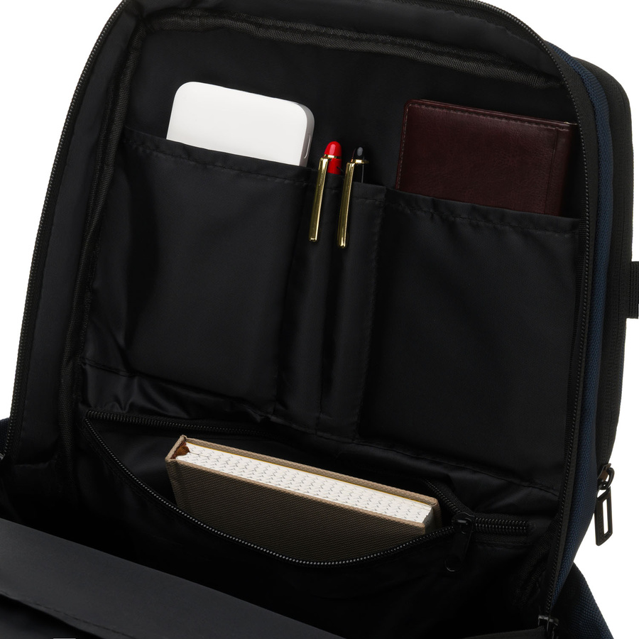 Granatowy plecak podróżny z poliestru z miejscem na laptopa, zawieszony na regulowanych szelkach - Peterson