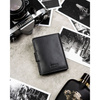 Czarny portfel męski ze skóry naturalnej wyposażony w system RFID, zamykany zatrzaskiem - Peterson