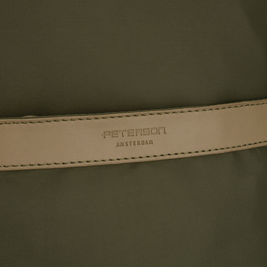 Plecak damski z nylonu w zielonym kolorze zamykany suwakiem - Peterson