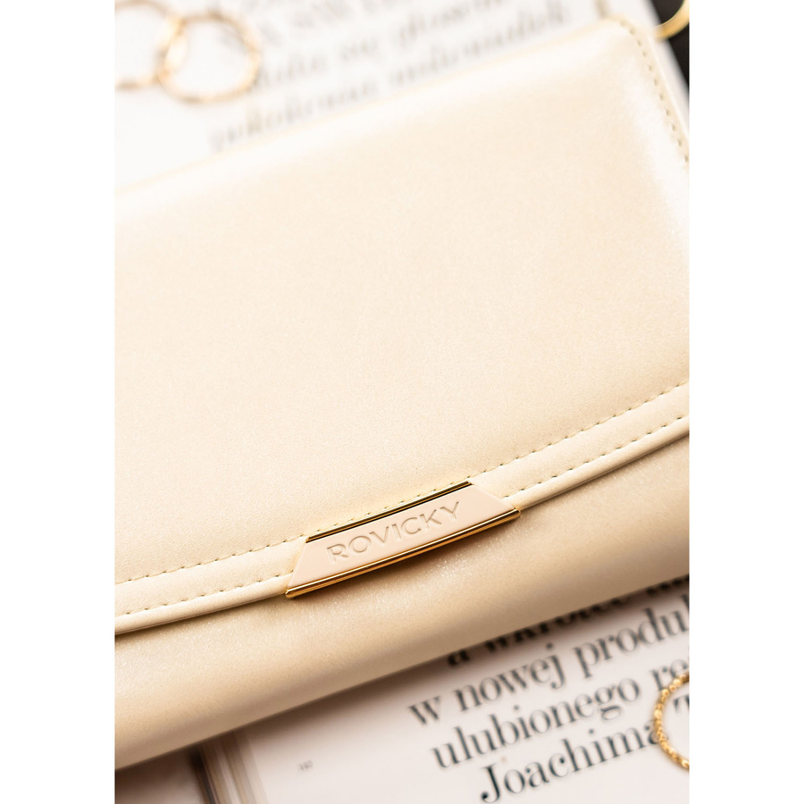 Średni, beżowy portfel damski ze skóry ekologicznej, model mieszczący dowód rejestracyjny - Rovicky