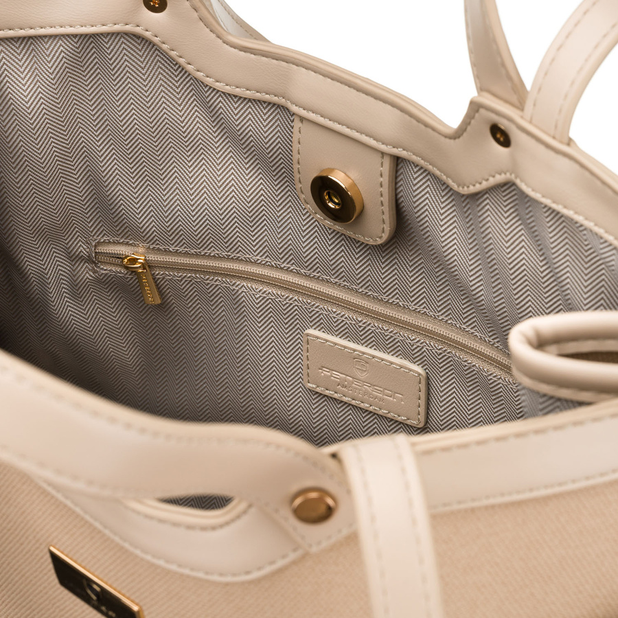 Klasyczna, beżowa torebka damska zamykana klipsem magnetycznym - Peterson