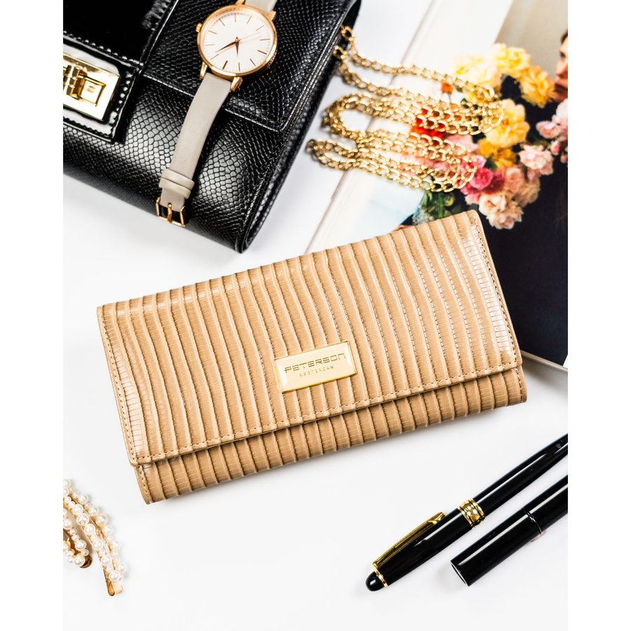 Beżowy portfel damski ze skóry naturalnej i ekologicznej w pleciony wzór - Peterson