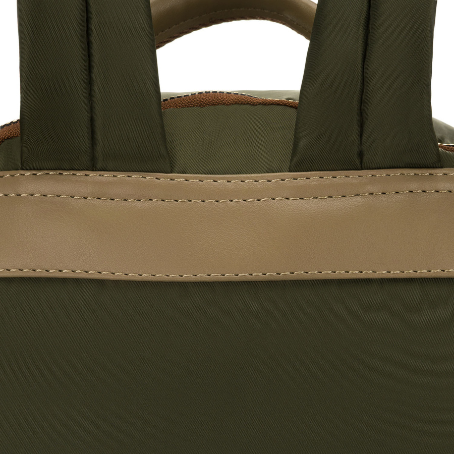 Zielony, miejski plecak damski z poliestru zamykany suwakami - Peterson