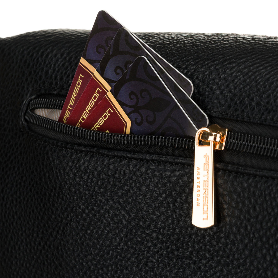 Saszetka damska ze skóry ekologicznej w czarnym kolorze, jednokomorowa - Peterson