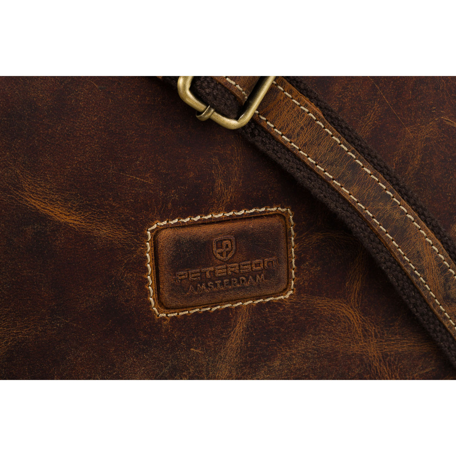Skórzana listonoszka męska z klapką w brązowym kolorze - Peterson