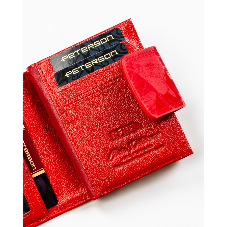 Mały, czerwony portfel damski zamykany na bigiel i zatrzask - Peterson