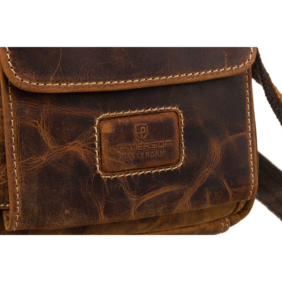 Mała listonoszka męska w brązowym kolorze wykonana ze skóry naturalnej - Peterson
