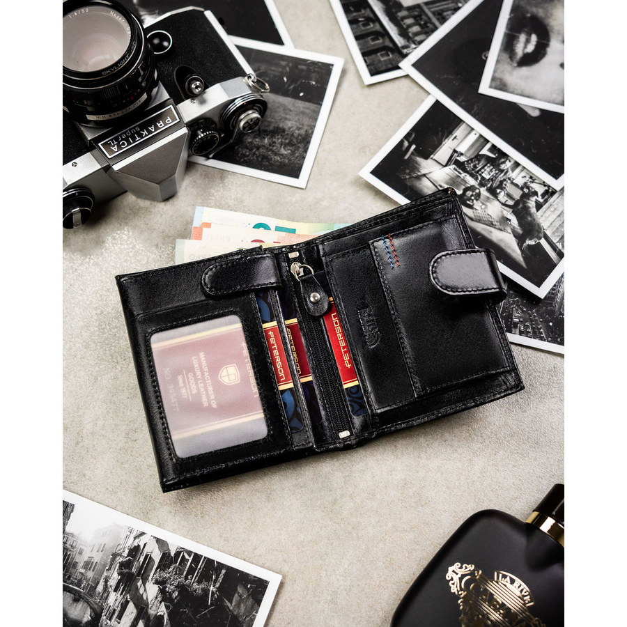 Portfel męski ze skóry naturalnej w czarnym kolorze z systemem RFID i w zestawie z brelokiem - Peterson