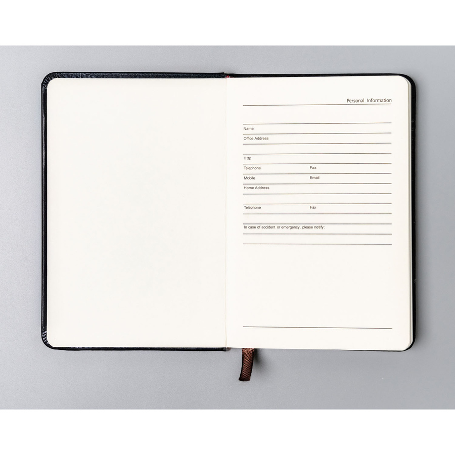 Czarny notes w formacie A6 zadrukowany w kropki - Peterson